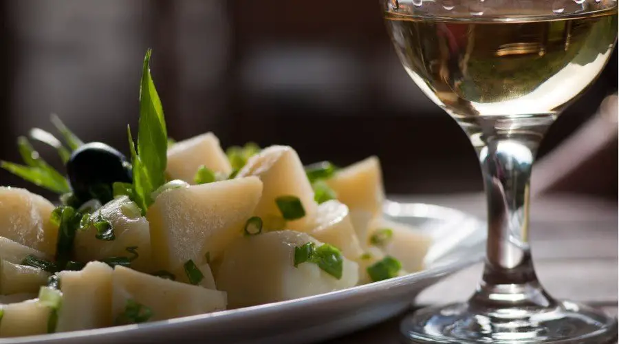 potato salad calories