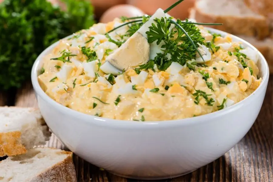 egg salad keto in bowl