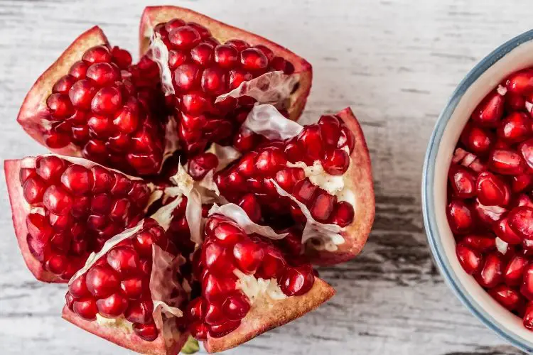 calories in pomegranate