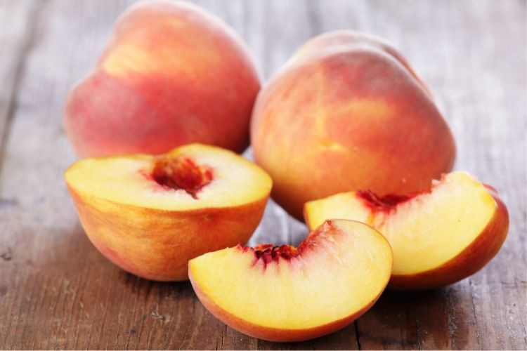 carbs in peaches