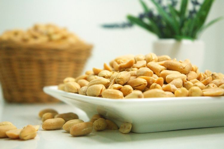 peanuts carbs