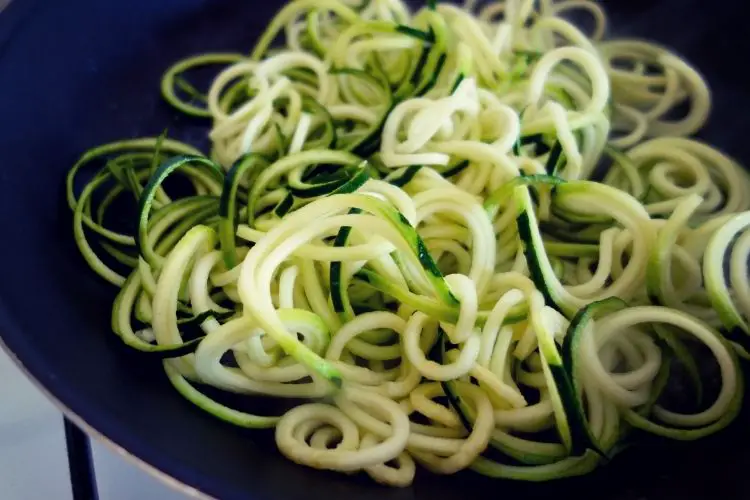 vegetarian keto noodels zucchini